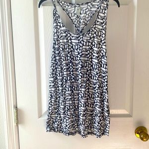 Lucky lotus size m geometric racer back tank